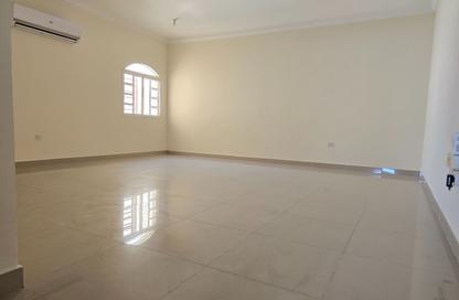 Apartment - 2 - 2 for rent in Bin Omran 35 - Fereej Bin Omran - Doha