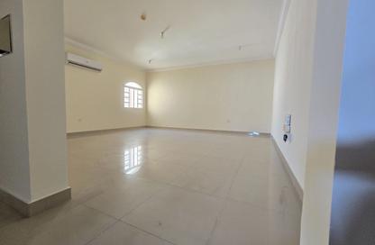 Apartment - 2 - 2 for rent in Bin Omran 35 - Fereej Bin Omran - Doha