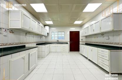 Villa - 5 Bedrooms - 5 Bathrooms for rent in Al Maamoura - Al Maamoura - Doha
