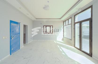 Warehouse - Studio for rent in East Industrial Street - Birkat Al Awamer - Al Wakra