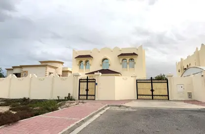 فيلا - 5 غرف نوم - 7 حمامات للايجار في عنيزة - عنيزة - الدوحة