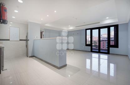 Apartment - 2 Bedrooms - 2 Bathrooms for rent in East Porto Drive - Porto Arabia - The Pearl Island - Doha