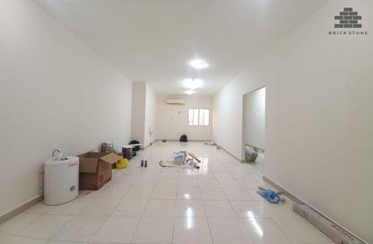 Apartment - 2 Bedrooms - 2 Bathrooms for rent in Muntazah 70 - Al Muntazah - Doha