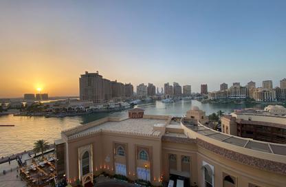 Apartment - 1 Bedroom - 2 Bathrooms for rent in Tower 31 - Porto Arabia - The Pearl Island - Doha