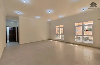 شقة - 2 غرف نوم - 3 حمامات للايجار في شارع سالاجا - دوحة الجديد - الدوحة