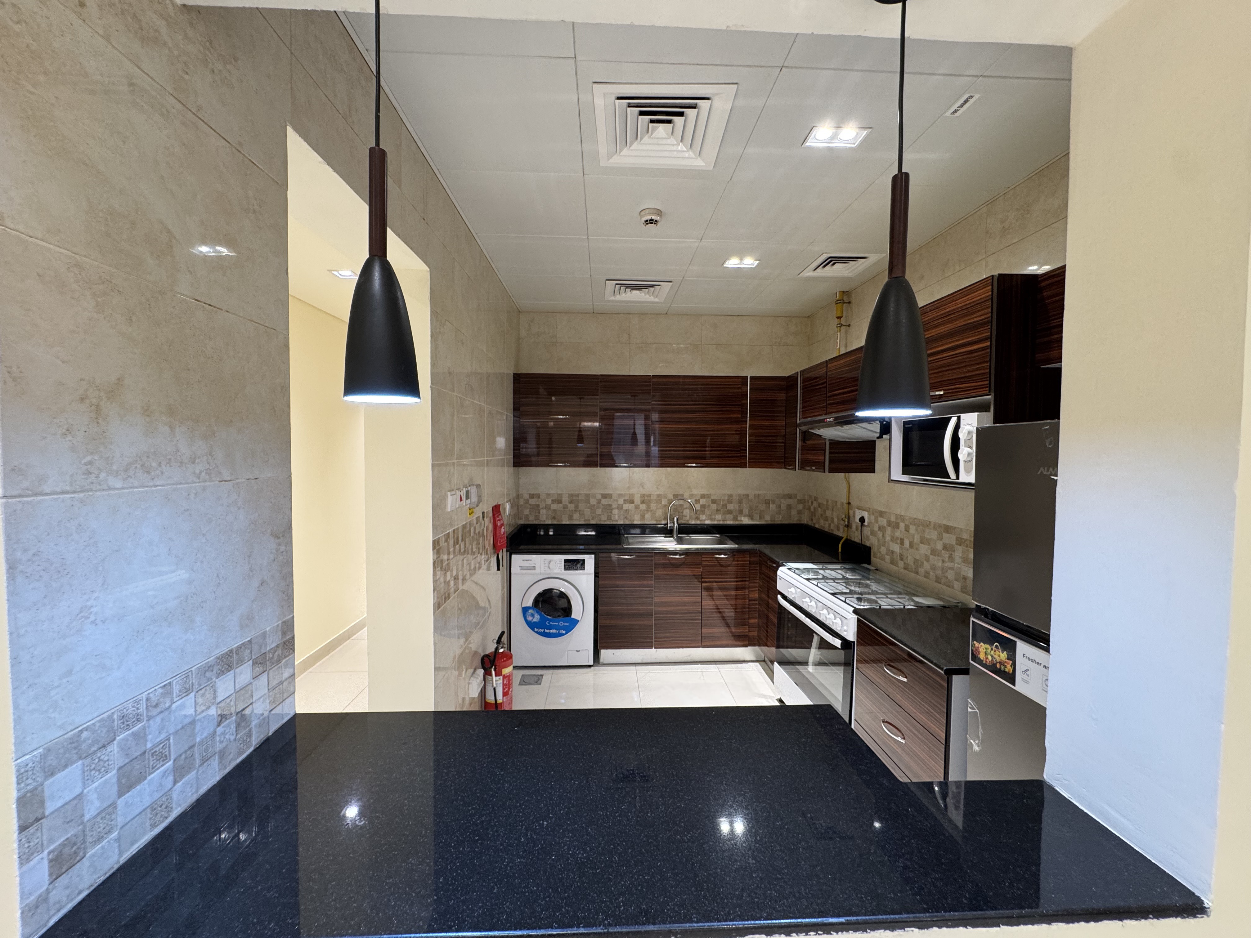 BRAND NEW 3BEDROOM FULLY FURNISHED BIG SIZE thumbnail 5