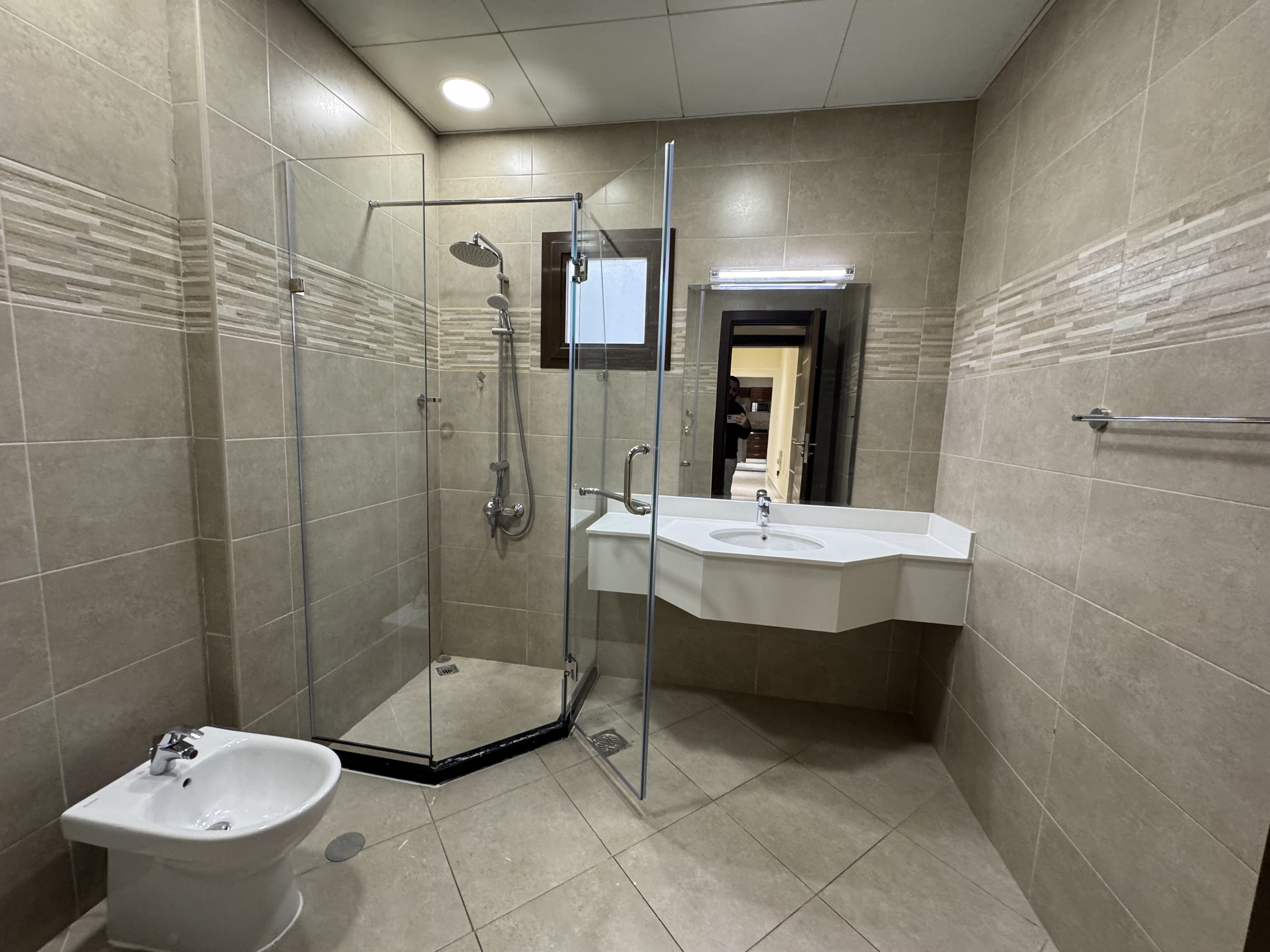 BRAND NEW 3BEDROOM FULLY FURNISHED BIG SIZE thumbnail 10