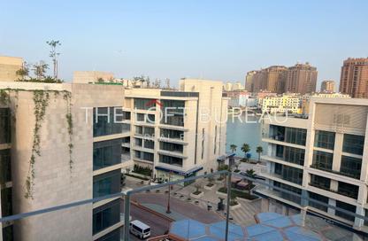 Apartment - 4 Bedrooms - 6 Bathrooms for rent in Crystal Residence - Gewan Island - The Pearl Island - Doha