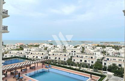Apartment - 2 Bedrooms - 3 Bathrooms for rent in Floresta Gardens - Floresta Gardens - The Pearl Island - Doha