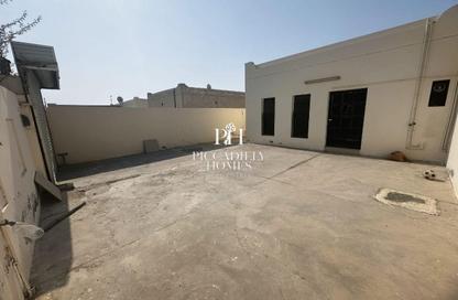 Villa - 4 Bedrooms - 2 Bathrooms for rent in Al Sakhama - Doha