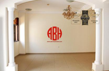 Compound - 5 Bedrooms - 4 Bathrooms for rent in Al Kheesa - Al Kheesa - Umm Salal Mohammed