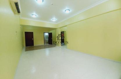 Apartment - 4 Bedrooms - 3 Bathrooms for rent in Thabit Bin Zaid Street - Al Mansoura - Doha