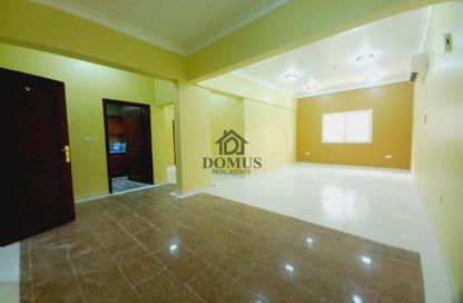 Apartment - 4 Bedrooms - 3 Bathrooms for rent in Thabit Bin Zaid Street - Al Mansoura - Doha