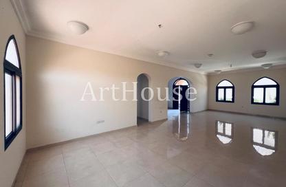 Villa - 4 Bedrooms - 5 Bathrooms for rent in Al Luqta - Al Luqta - Doha