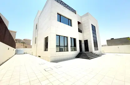 Villa - 5 Bedrooms - 6 Bathrooms for sale in Lusail City - Lusail Villa - 5 Bedrooms - 6 Bathrooms for sale in Lusail City - Lusail