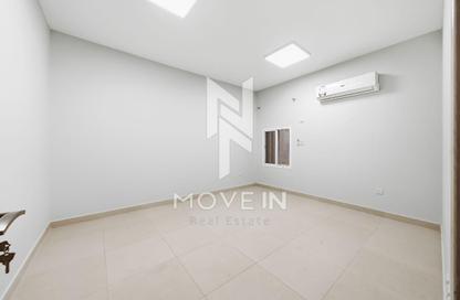 Apartment - 2 Bedrooms - 2 Bathrooms for rent in La Martine Building - Old Salata - Salata - Doha
