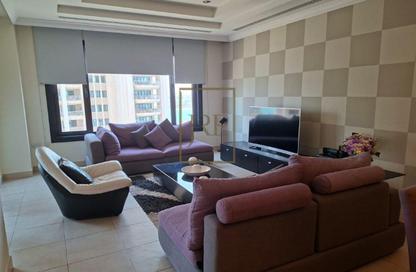 Apartment - 2 Bedrooms - 2 Bathrooms for rent in Tower 10 - Porto Arabia - The Pearl Island - Doha