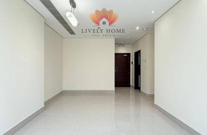 Apartment - 2 - 2 for rent in Marina Residences 195 - Marina District - Lusail