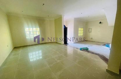 مجمع سكني - 5 غرف نوم - 5 حمامات للايجار في 870 شارع - جنوب الدحيل - الدحيل - الدوحة