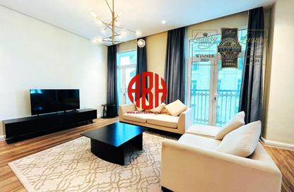 Apartment - 2 Bedrooms - 3 Bathrooms for rent in Floresta Gardens - Floresta Gardens - The Pearl Island - Doha