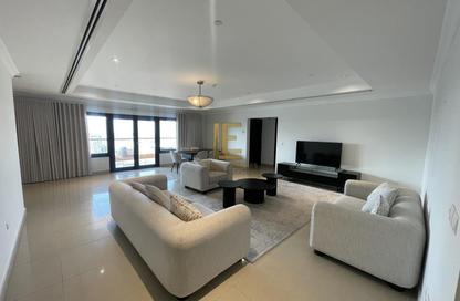 Apartment - 2 Bedrooms - 3 Bathrooms for rent in Porto Arabia - The Pearl Island - Doha