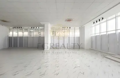 Shop - Studio - 2 Bathrooms for rent in Al Sadd - Al Sadd - Doha