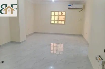 Apartment - 2 Bedrooms - 2 Bathrooms for rent in Al Mansoura - Al Mansoura - Doha