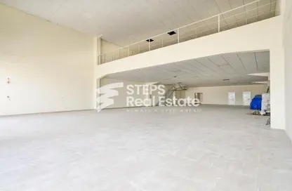 Shop - Studio - 1 Bathroom for rent in East Industrial Street - Birkat Al Awamer - Al Wakra