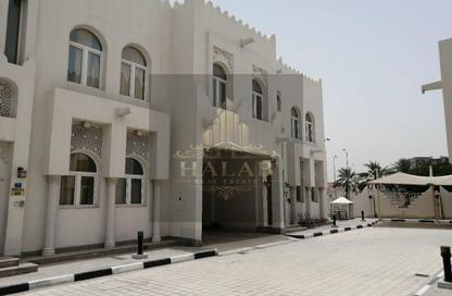 مجمع سكني - 5 غرف نوم - 5 حمامات للايجار في ٣٥ ويست باي - الخليج الغربي - الدوحة