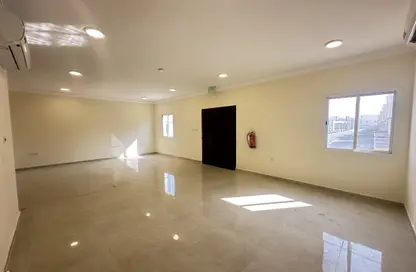 Villa - 6 Bedrooms - 6 Bathrooms for rent in Al Keesa Gate - Al Kheesa - Umm Salal Mohammed