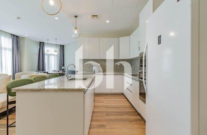 Apartment - 2 Bedrooms - 4 Bathrooms for rent in Floresta Gardens - The Pearl Island - Doha