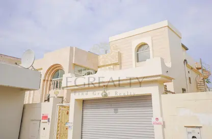 Villa - 5 Bedrooms - 6 Bathrooms for sale in New Doha - Doha