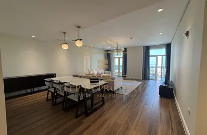 Apartment - 3 Bedrooms - 5 Bathrooms for rent in Floresta Gardens - Floresta Gardens - The Pearl Island - Doha