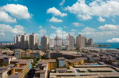 Apartment - 3 Bedrooms - 4 Bathrooms for rent in Tower 22 - Porto Arabia - The Pearl Island - Doha