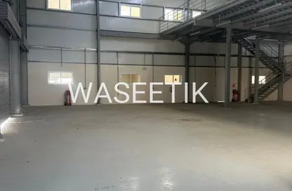 Warehouse - Studio - 7+ Bathrooms for rent in Industrial Area - Industrial Area - Doha