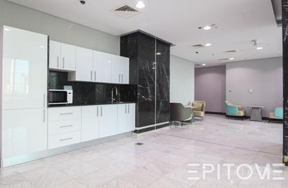 Apartment - 2 Bedrooms - 3 Bathrooms for rent in Marina Tower 21 - Marina District - Lusail