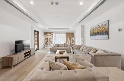 Apartment - 1 Bedroom - 2 Bathrooms for rent in East Porto Drive - Porto Arabia - The Pearl Island - Doha