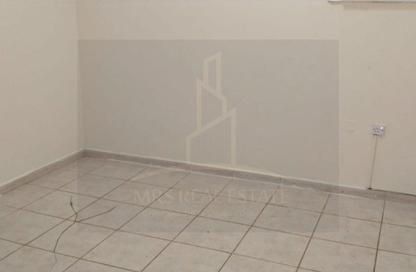 Apartment - 3 Bedrooms - 2 Bathrooms for rent in Al Khazin Street - Madinat Khalifa South - Madinat Khalifa - Doha