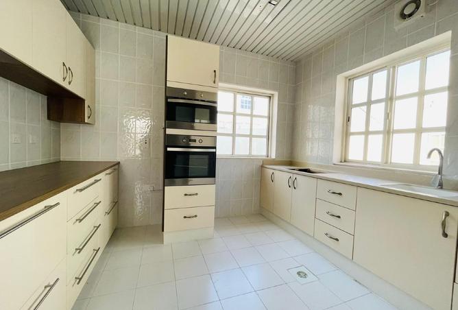 978240 - Property Image 2