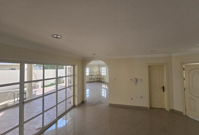 978240 - Property Image 3