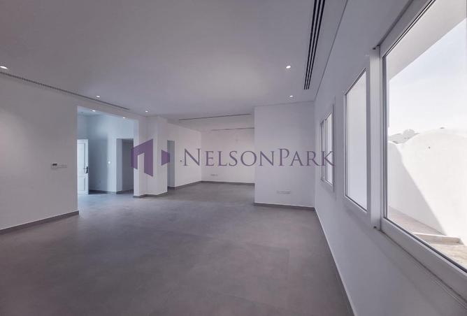 985892 - Property Image 2