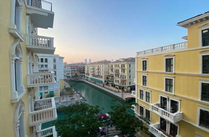 Apartment - 3 Bedrooms - 3 Bathrooms for sale in Qanat Quartier - The Pearl Island - Doha Apartment - 3 Bedrooms - 3 Bathrooms for sale in Qanat Quartier - The Pearl Island - Doha