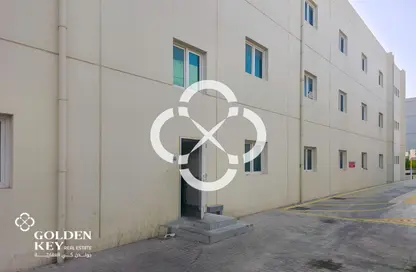 سكن عمال - استوديو - 8 حمامات للايجار في القرية اللوجيستية قطر - الوكرة