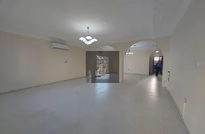 Compound - 4 Bedrooms - 4 Bathrooms for rent in Al Thumama - Al Thumama - Doha