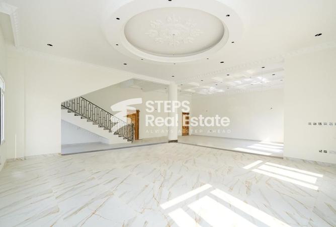 988956 - Property Image 2