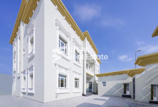 988956 - Property Main Image