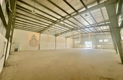 مخزن - استوديو - 1 حمام للبيع في شارع الصناعية الشرقي - بركة العوامر - الوكرة