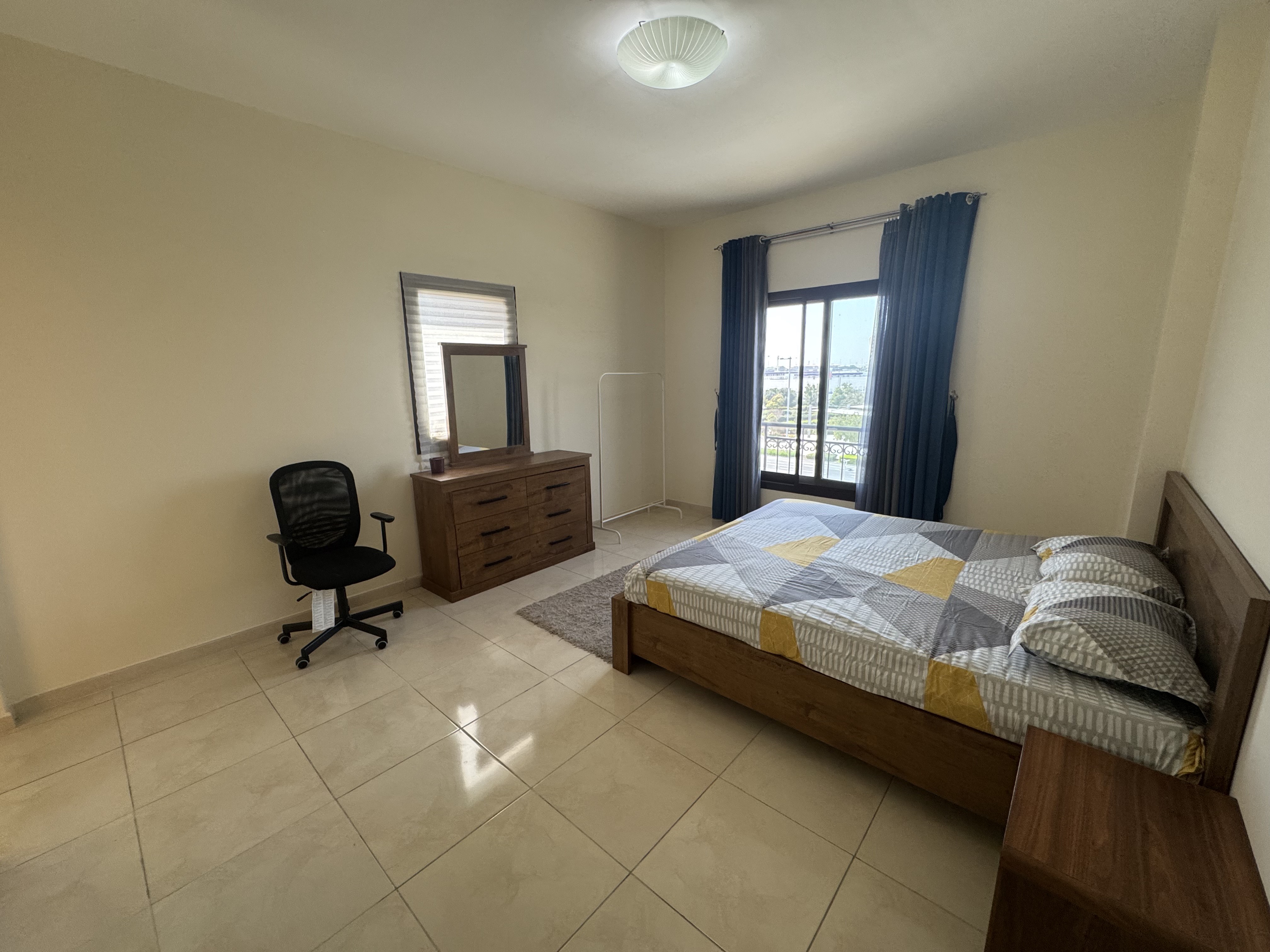 COZY 1 BEDROOM FULLY FURNISHED WITH BALCONY thumbnail 8