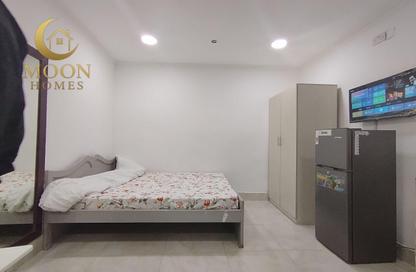 Apartment - Studio - 1 Bathroom for rent in Umm Ghuwailina 4 - Umm Ghuwailina - Doha