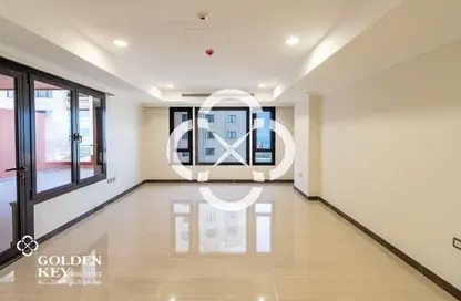 شقة - غرفة نوم - 2 حمامات للايجار في طريق بورتو الشرقي - بورتو أرابيا - جزيرة اللؤلؤة - الدوحة